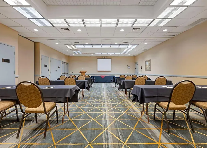 The Lux Hotel & Conference Center, Ascend Hotel Collection